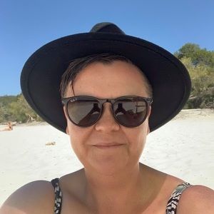 Meet your Posher, Claire